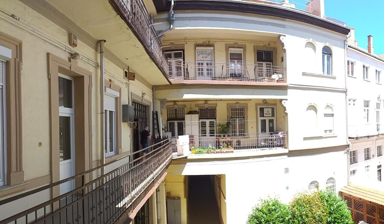 Belvárosi Vintage Apartman a sétálóutcán Miskolc Exterior foto