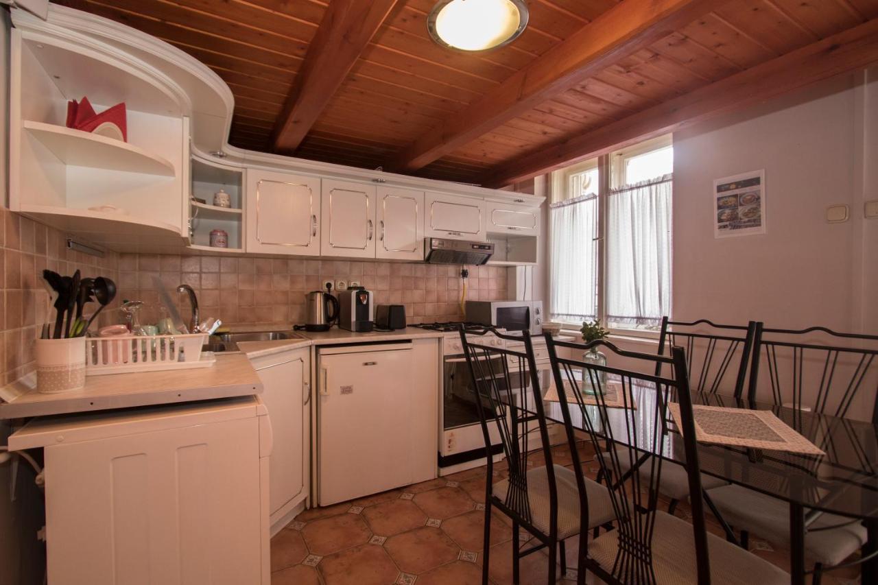 Belvárosi Vintage Apartman a sétálóutcán Miskolc Exterior foto